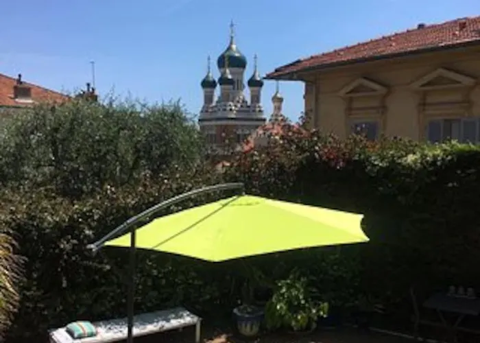 Nice Centre, Piscine, Intime, En Villa Ancienne