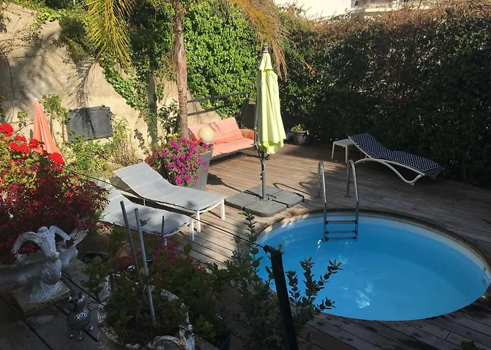 Nice Centre, Piscine, Intime, En Villa Ancienne