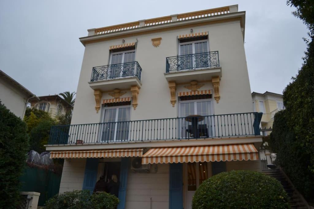 Centre, Piscine, Intime, En Ancienne Appartement Nice