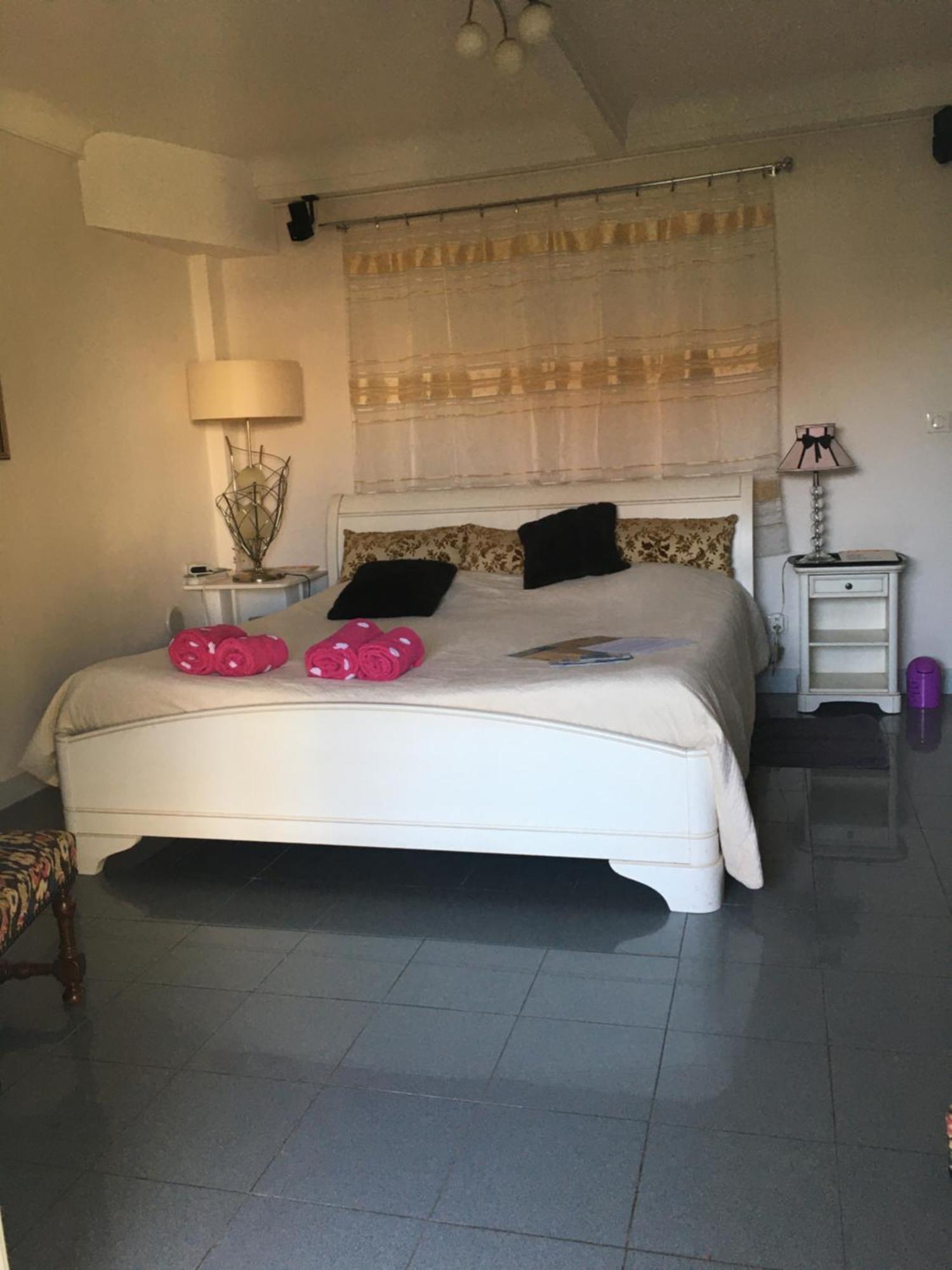 Centre, Piscine, Intime, En Ancienne Appartement Nice