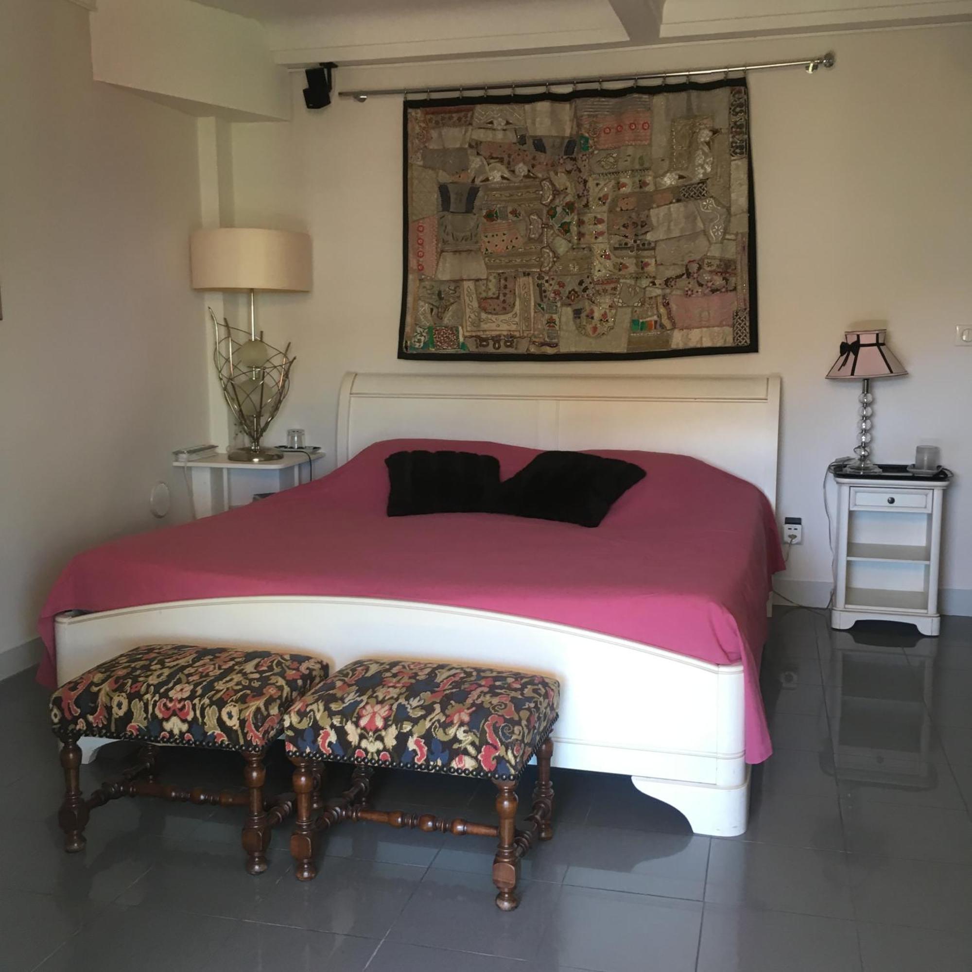 Appartement Centre, Piscine, Intime, En Ancienne